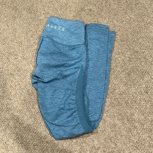 ALPHALETE SEAMLESS LEGGINGS